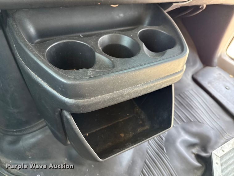 image for item ED5810 2009 Chevrolet Express 3500 shuttle bus