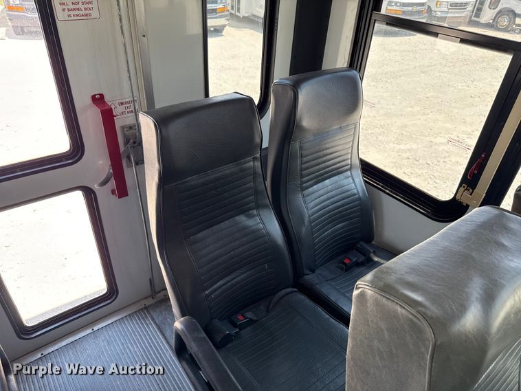 image for item ED5810 2009 Chevrolet Express 3500 shuttle bus