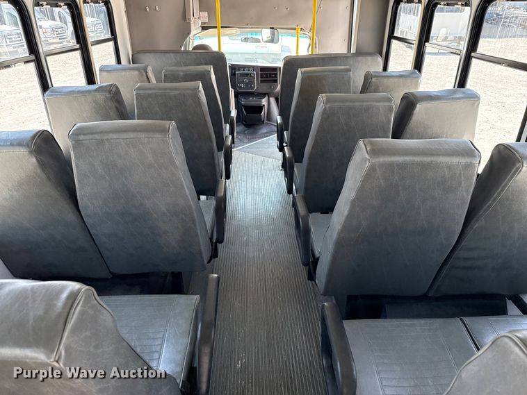 image for item ED5810 2009 Chevrolet Express 3500 shuttle bus