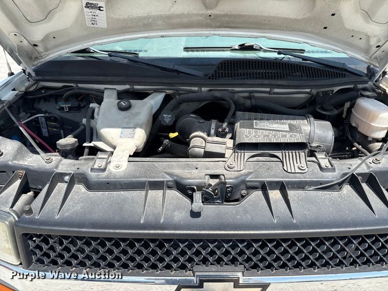 image for item ED5810 2009 Chevrolet Express 3500 shuttle bus