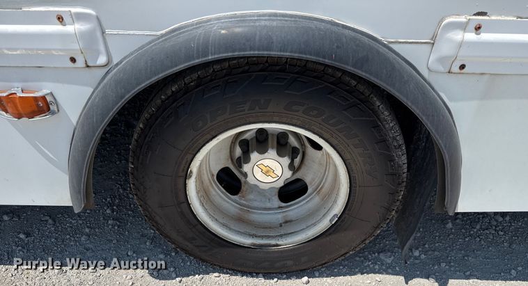 image for item ED5810 2009 Chevrolet Express 3500 shuttle bus