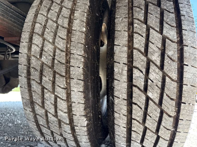 image for item ED5810 2009 Chevrolet Express 3500 shuttle bus