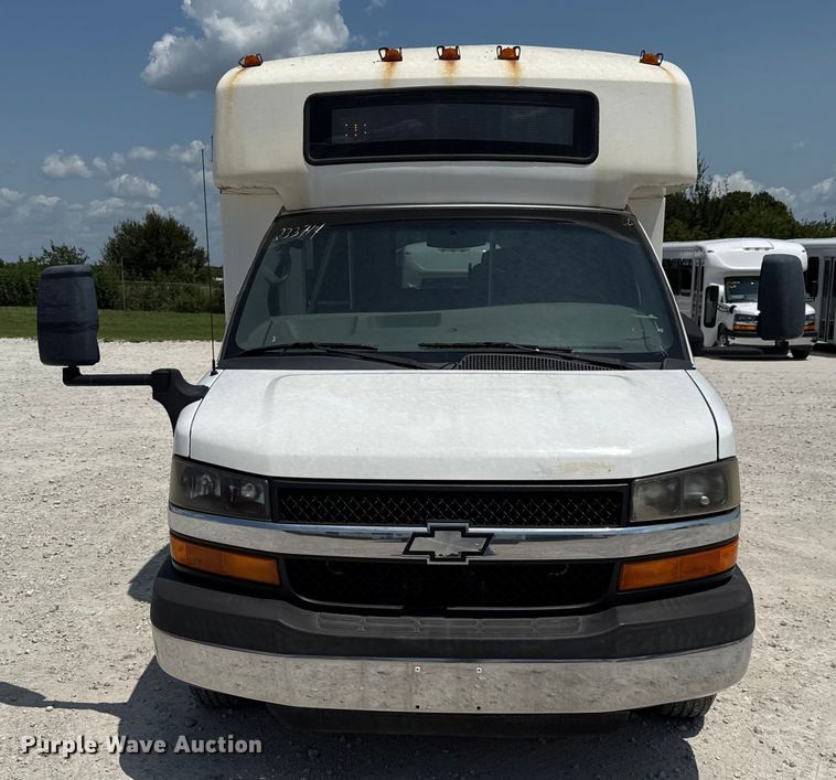 image for item ED5812 2014 Chevrolet Express 3500 shuttle bus