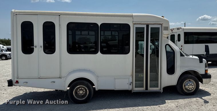 image for item ED5812 2014 Chevrolet Express 3500 shuttle bus