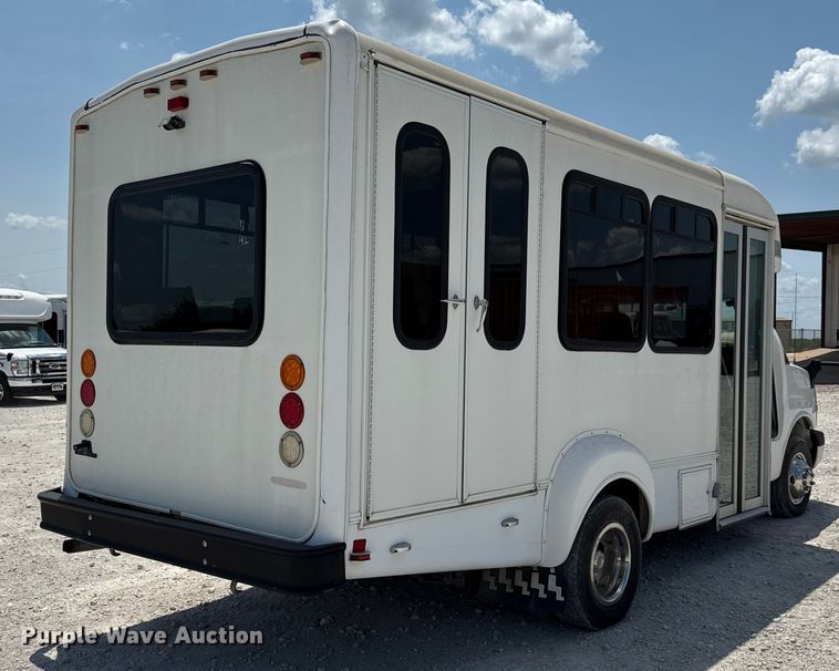 image for item ED5812 2014 Chevrolet Express 3500 shuttle bus