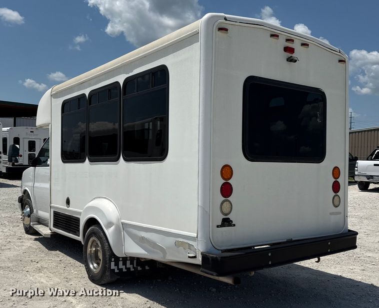 image for item ED5812 2014 Chevrolet Express 3500 shuttle bus
