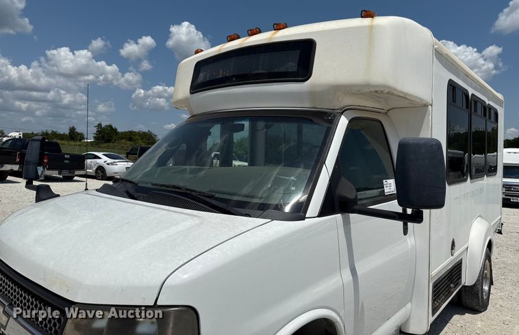 image for item ED5812 2014 Chevrolet Express 3500 shuttle bus