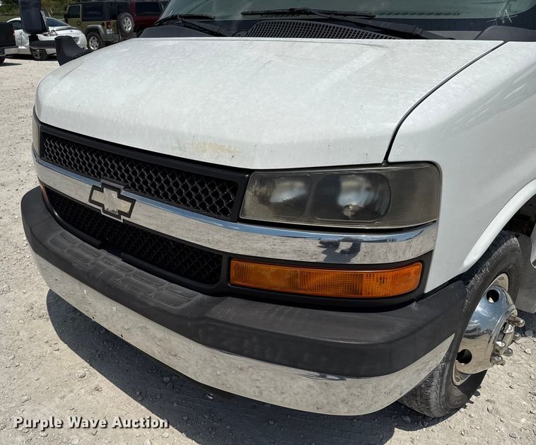 image for item ED5812 2014 Chevrolet Express 3500 shuttle bus