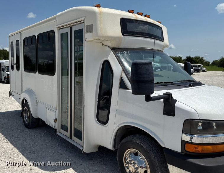 image for item ED5812 2014 Chevrolet Express 3500 shuttle bus