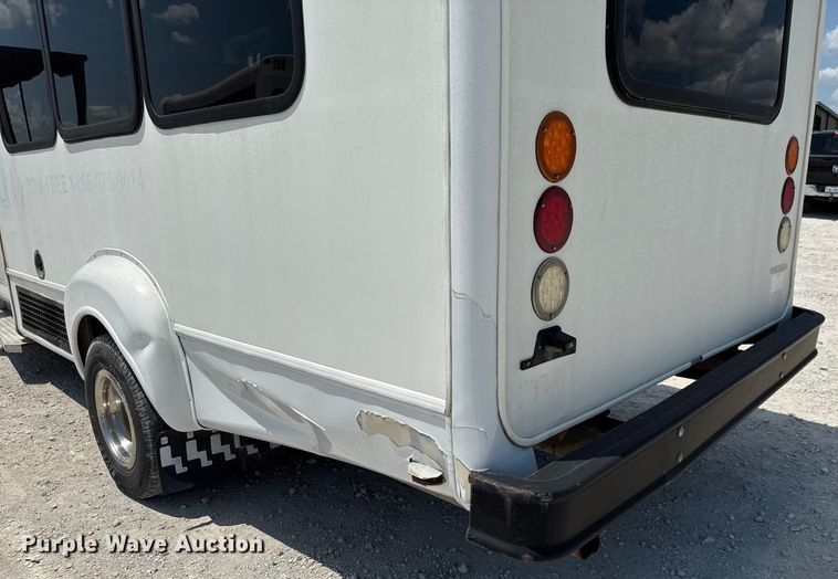 image for item ED5812 2014 Chevrolet Express 3500 shuttle bus