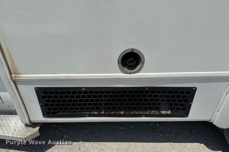 image for item ED5812 2014 Chevrolet Express 3500 shuttle bus