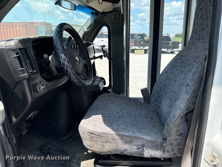 image for item ED5812 2014 Chevrolet Express 3500 shuttle bus