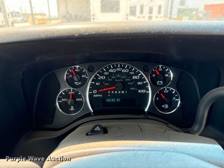 image for item ED5812 2014 Chevrolet Express 3500 shuttle bus