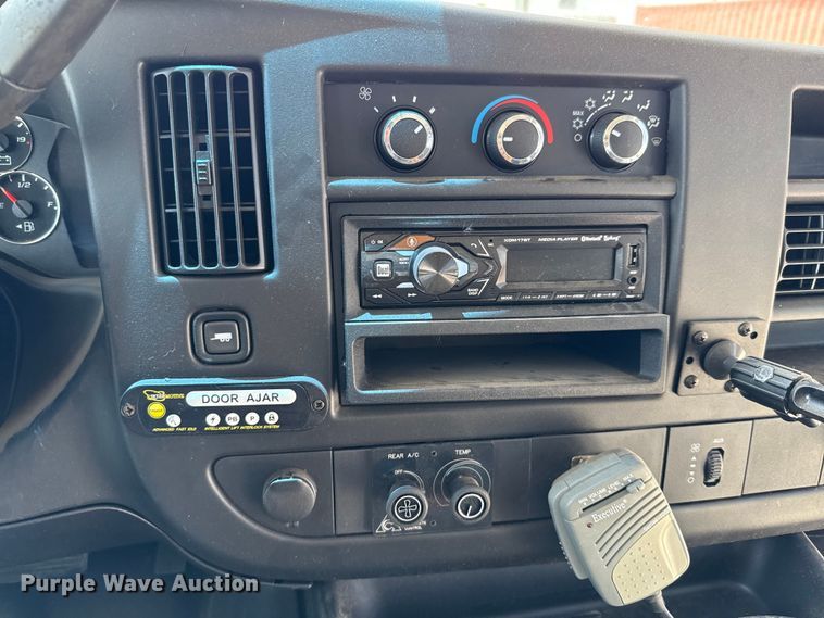 image for item ED5812 2014 Chevrolet Express 3500 shuttle bus