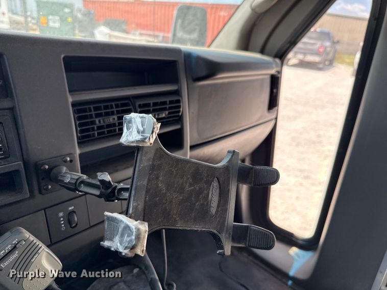 image for item ED5812 2014 Chevrolet Express 3500 shuttle bus