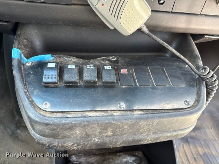 image for item ED5812 2014 Chevrolet Express 3500 shuttle bus