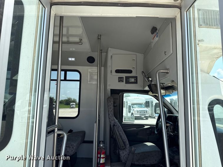 image for item ED5812 2014 Chevrolet Express 3500 shuttle bus