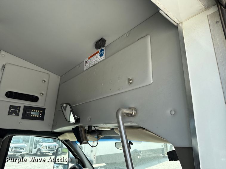 image for item ED5812 2014 Chevrolet Express 3500 shuttle bus