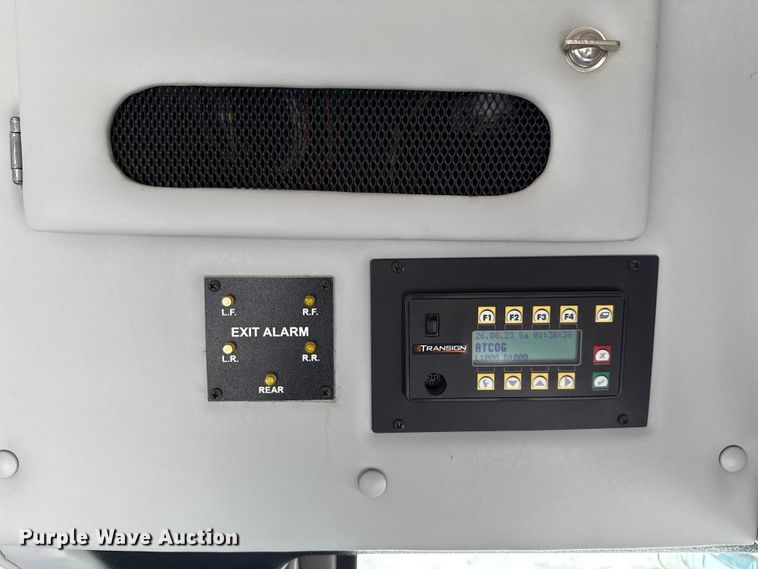 image for item ED5812 2014 Chevrolet Express 3500 shuttle bus