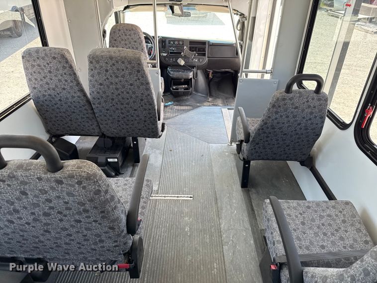 image for item ED5812 2014 Chevrolet Express 3500 shuttle bus