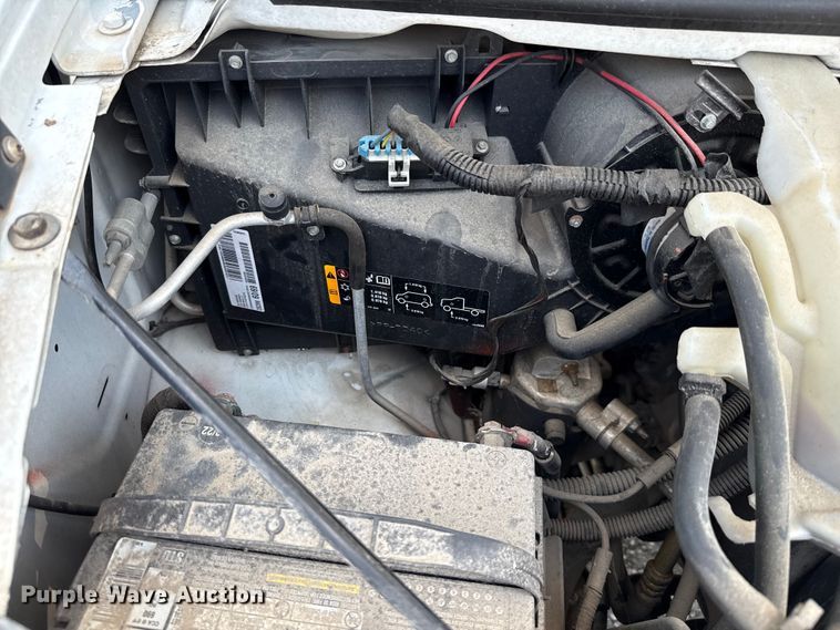 image for item ED5812 2014 Chevrolet Express 3500 shuttle bus