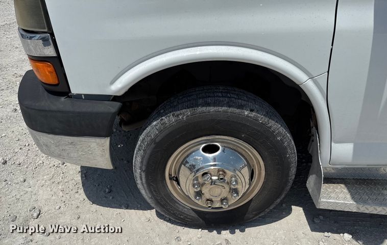 image for item ED5812 2014 Chevrolet Express 3500 shuttle bus