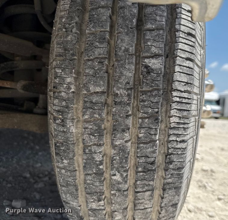 image for item ED5812 2014 Chevrolet Express 3500 shuttle bus