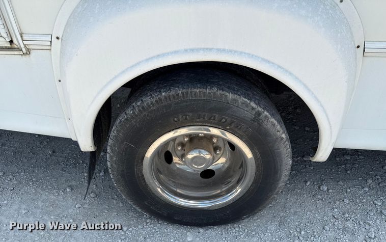 image for item ED5812 2014 Chevrolet Express 3500 shuttle bus