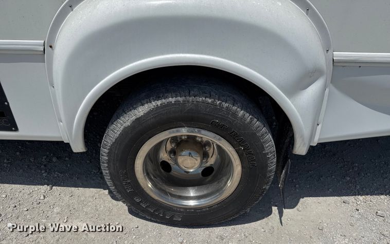 image for item ED5812 2014 Chevrolet Express 3500 shuttle bus