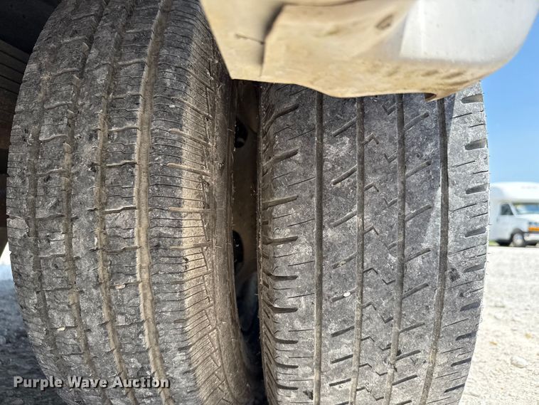 image for item ED5812 2014 Chevrolet Express 3500 shuttle bus