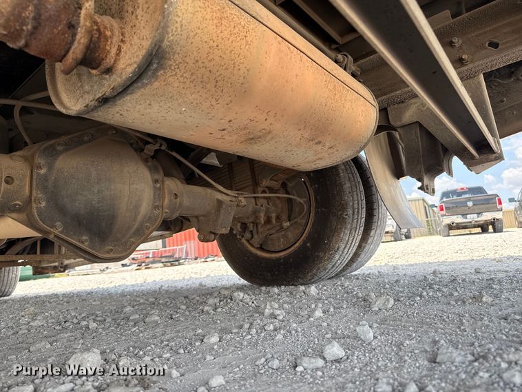 image for item ED5812 2014 Chevrolet Express 3500 shuttle bus