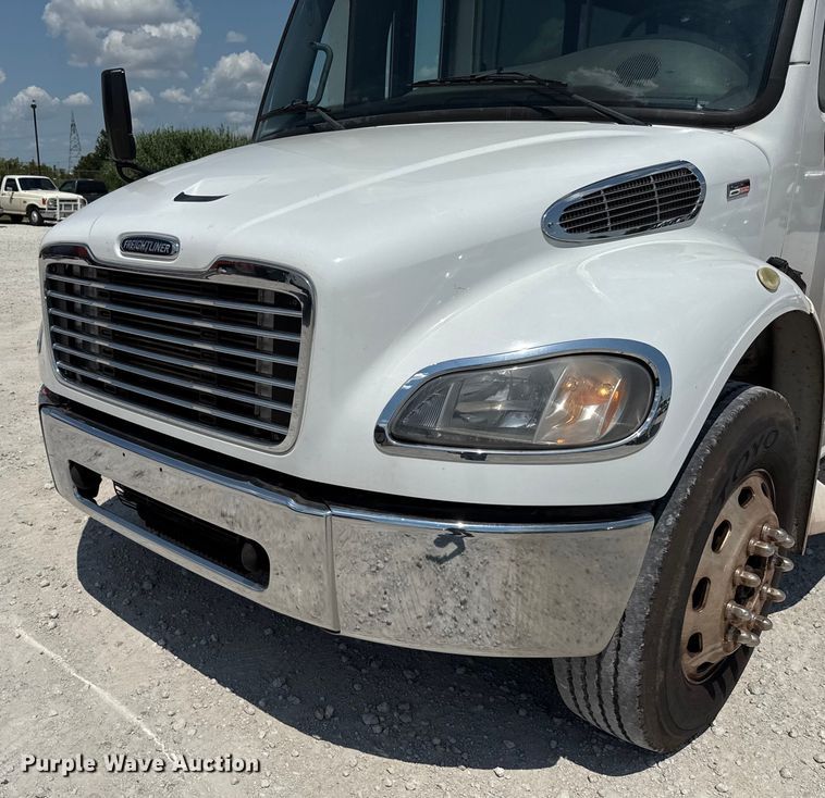 image for item ED5813 2019 Freightliner S2C shuttle bus