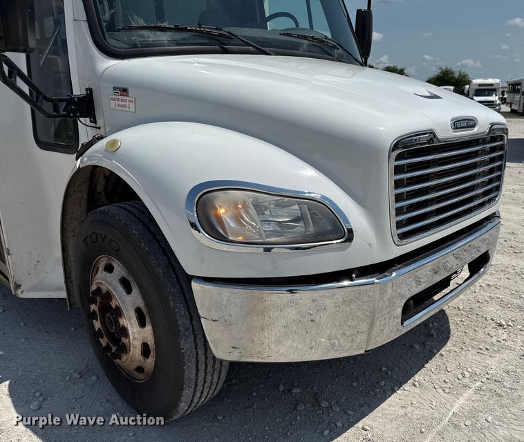 image for item ED5813 2019 Freightliner S2C shuttle bus