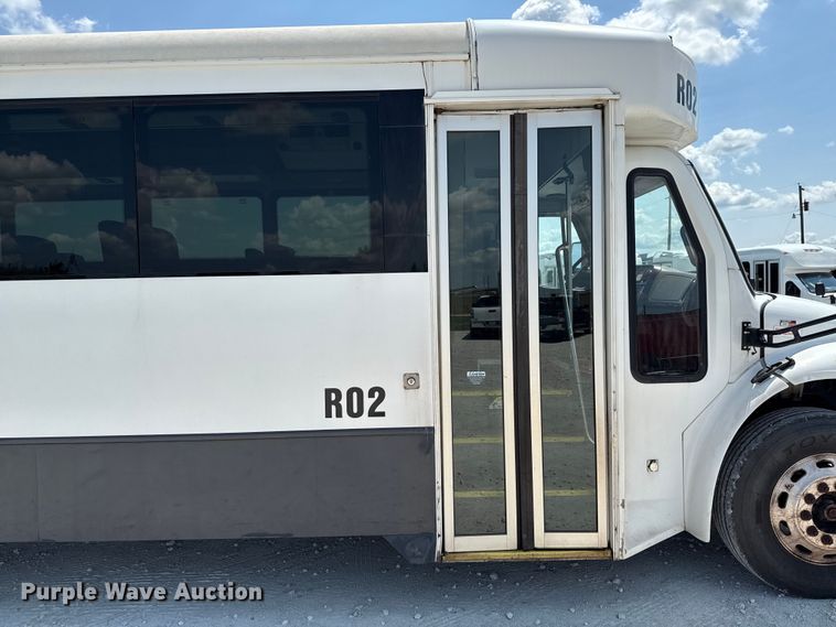 image for item ED5813 2019 Freightliner S2C shuttle bus