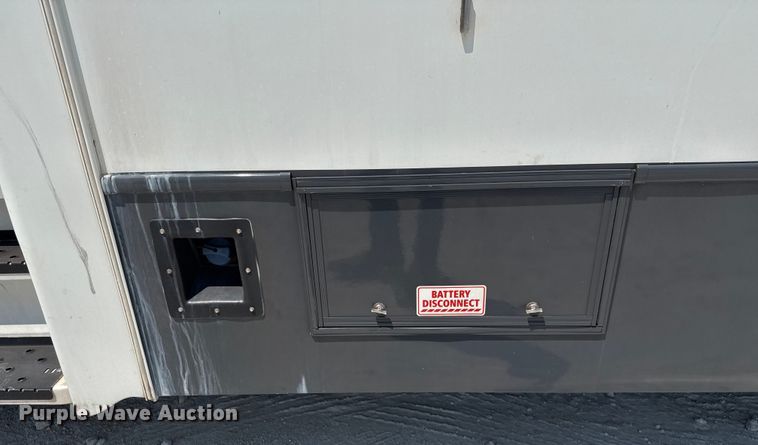 image for item ED5813 2019 Freightliner S2C shuttle bus