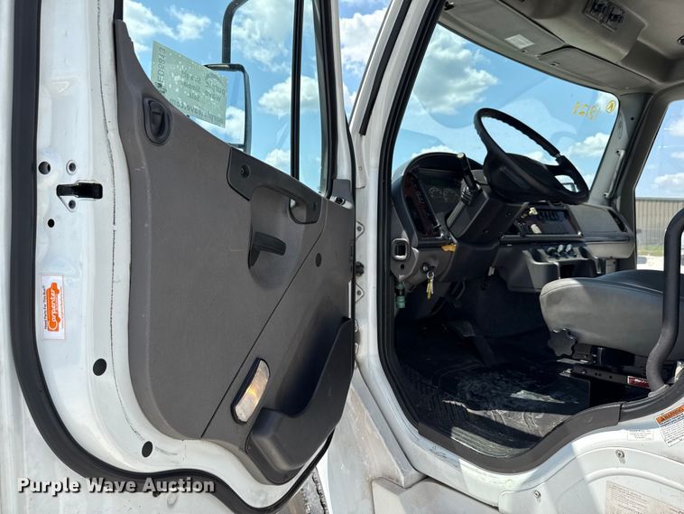 image for item ED5813 2019 Freightliner S2C shuttle bus