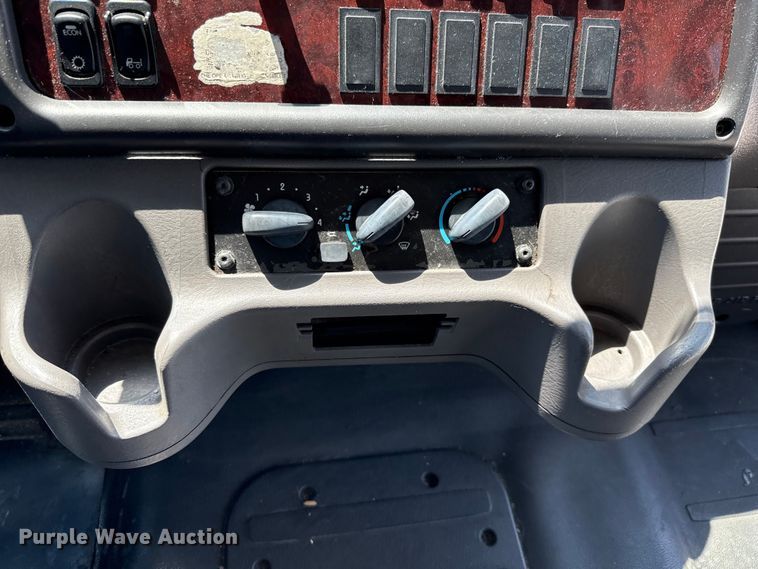 image for item ED5813 2019 Freightliner S2C shuttle bus