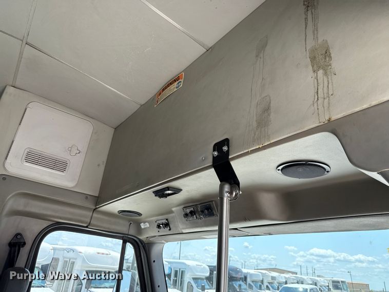 image for item ED5813 2019 Freightliner S2C shuttle bus