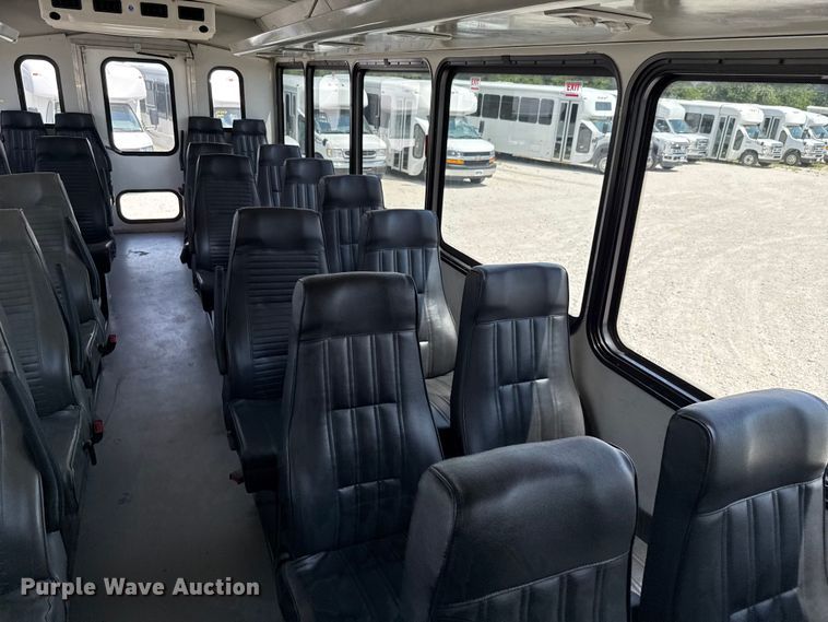 image for item ED5813 2019 Freightliner S2C shuttle bus