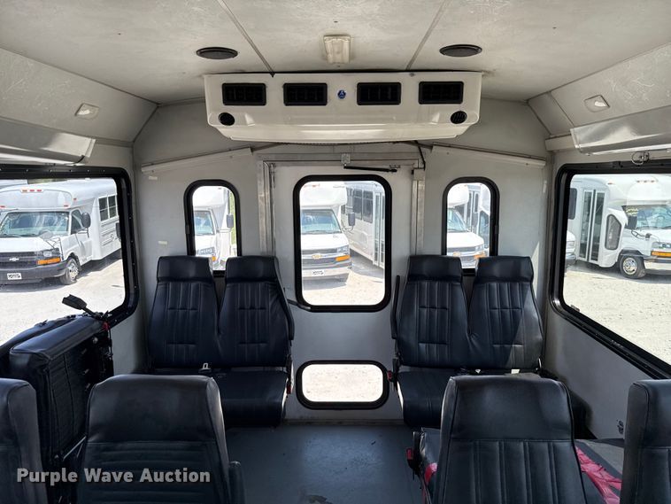 image for item ED5813 2019 Freightliner S2C shuttle bus