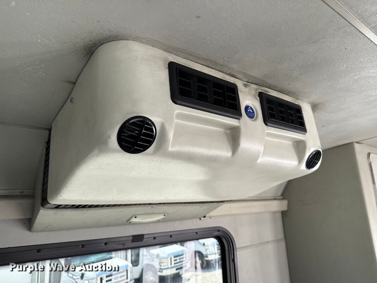 image for item ED5813 2019 Freightliner S2C shuttle bus