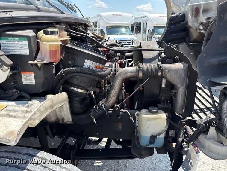 image for item ED5813 2019 Freightliner S2C shuttle bus