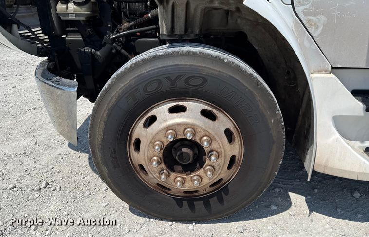 image for item ED5813 2019 Freightliner S2C shuttle bus