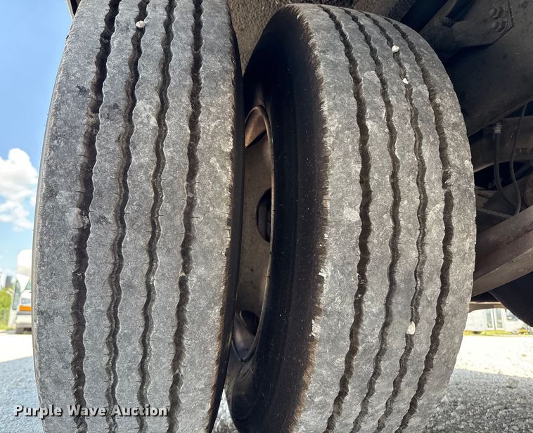 image for item ED5813 2019 Freightliner S2C shuttle bus