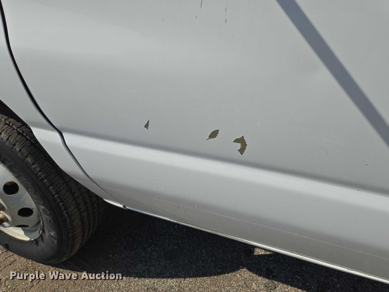 image for item EF1845 2006 Ford E350 box truck