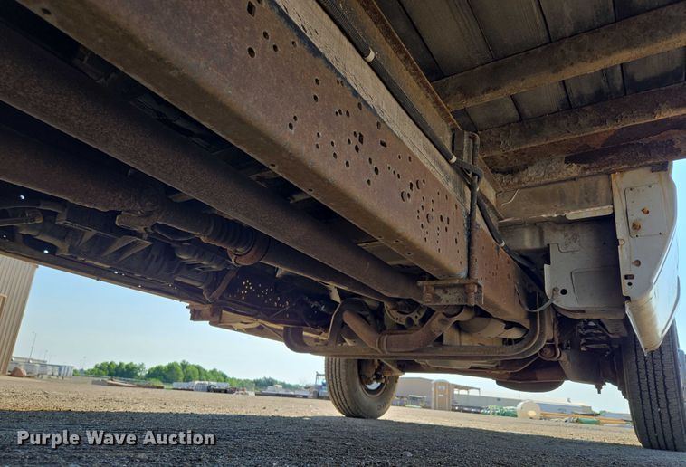 image for item EF1845 2006 Ford E350 box truck