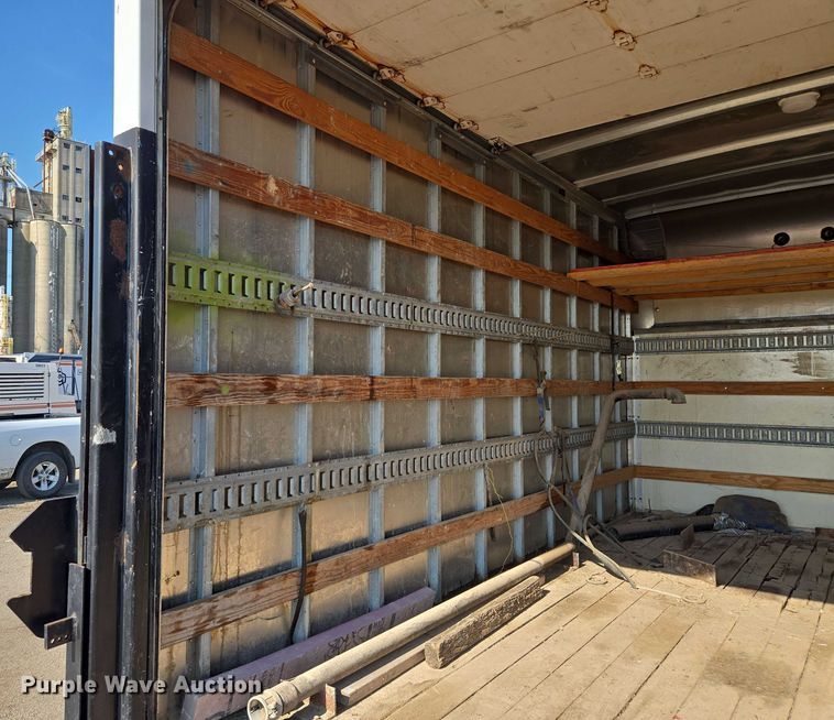 image for item EF1845 2006 Ford E350 box truck