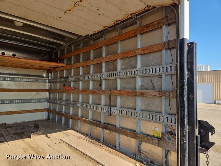 image for item EF1845 2006 Ford E350 box truck