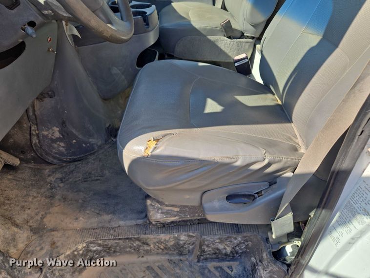 image for item EF1845 2006 Ford E350 box truck