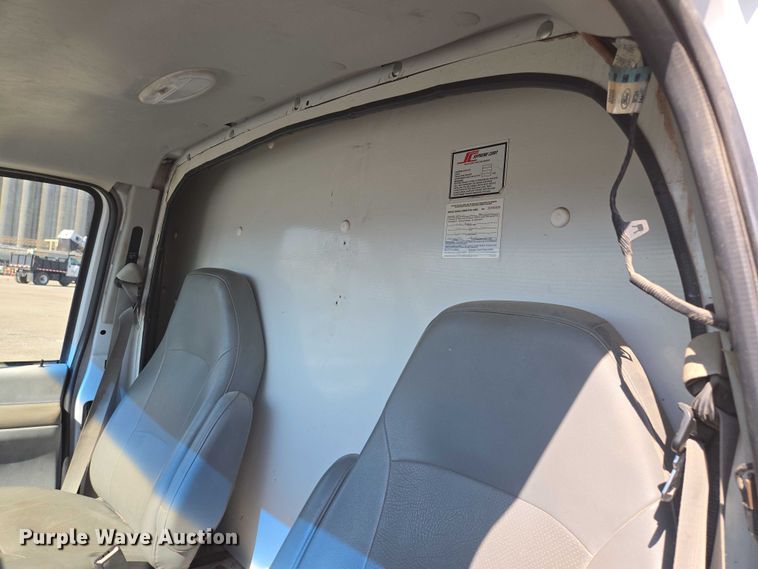 image for item EF1845 2006 Ford E350 box truck